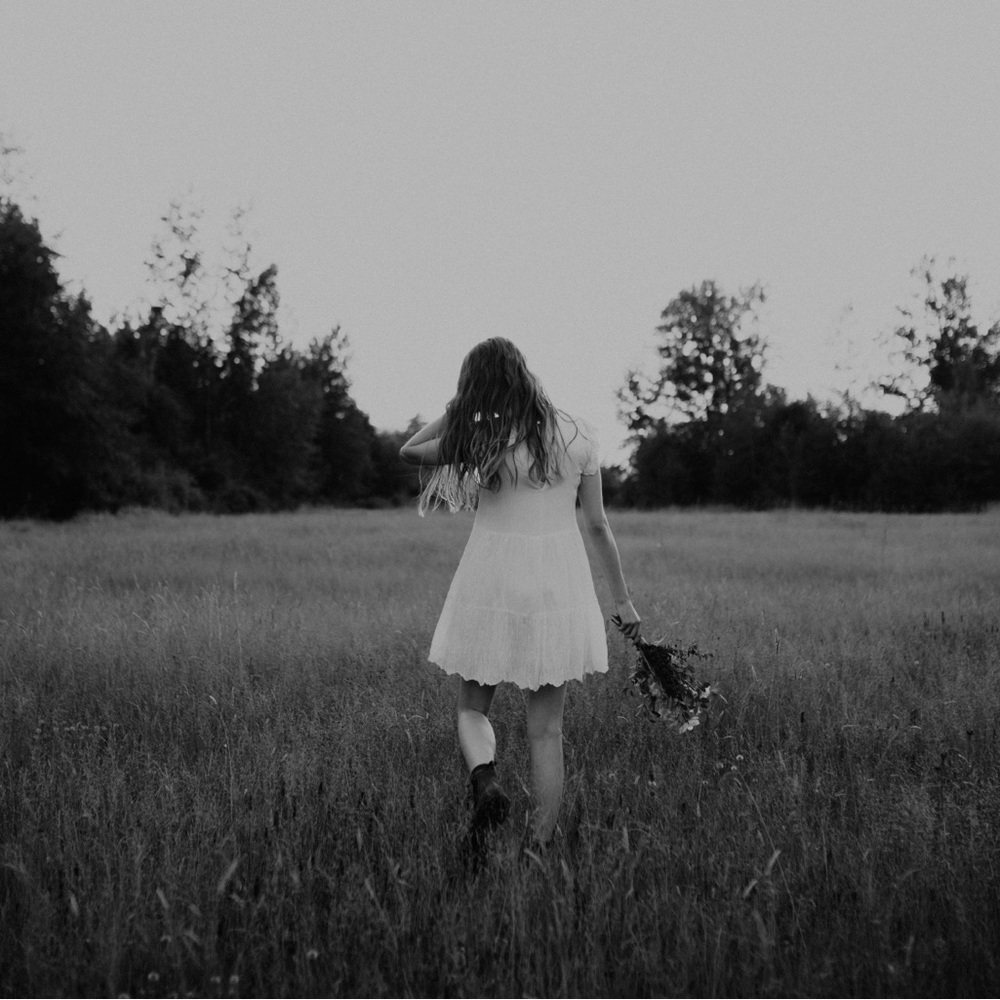 Meet Dani! 🌿 Your source for Stylish Secondhand Finds! 🧵✨